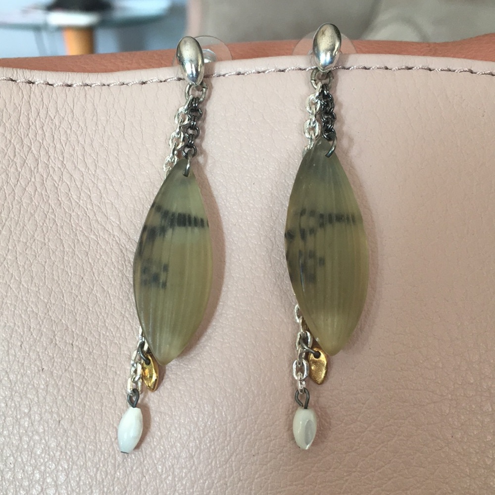 Dangle Earrings NWOT